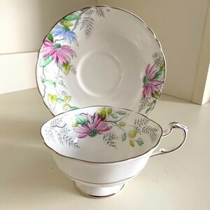 EUC VTG DOUBLE WARRANT PARAGON BONE CHINA TEACUP AND SAUCER IN PASTEL COLOURS